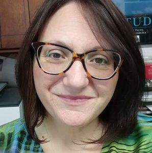 Meet your Posher, Elizabeth